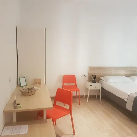 Parfumerie 5 Terre Guest house 3*